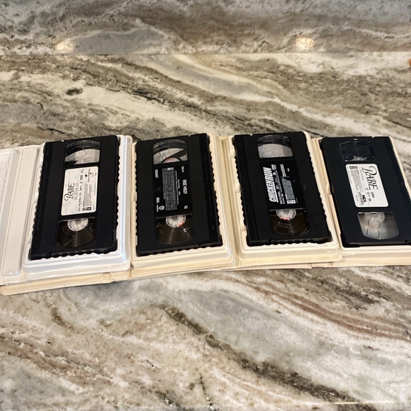 Family Movie VHS tapes: Free Willy,  Chicken Run, Babe & Babe Pig in the City. - Picture 5 of 8